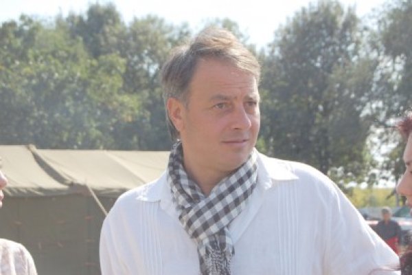 Mitroi îşi lansează candidatura